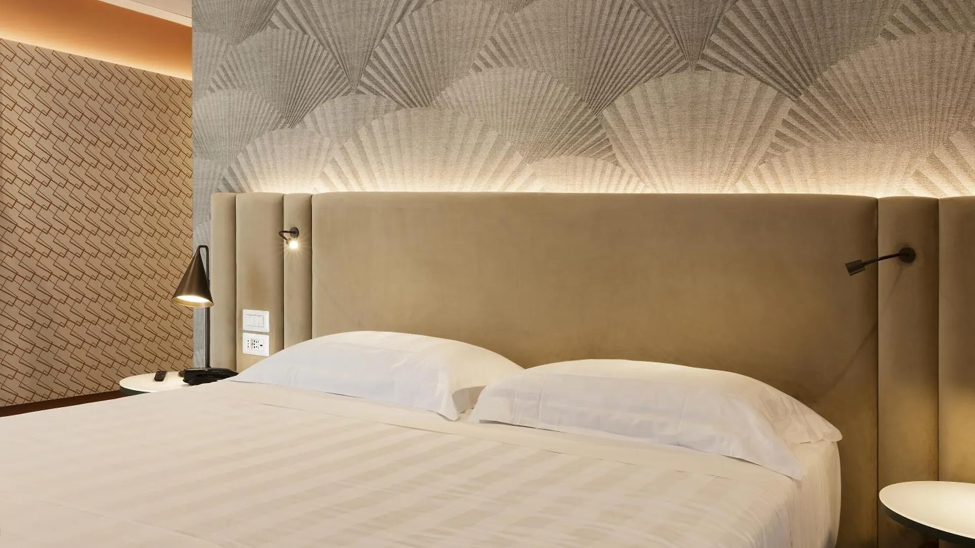Adesso Hotel Roma 4*,  Italia
