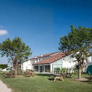 https://nomad-hostel.hotelslidodijesolo.com
