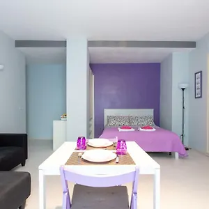 לבקר במלון